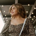 What Type of Clothing is Best for a Girl's First Date?