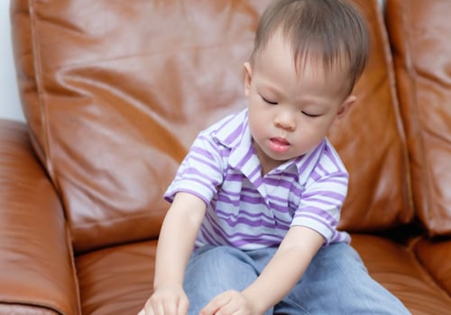 How to Help Your Daughter Choose Appropriate Clothes for School